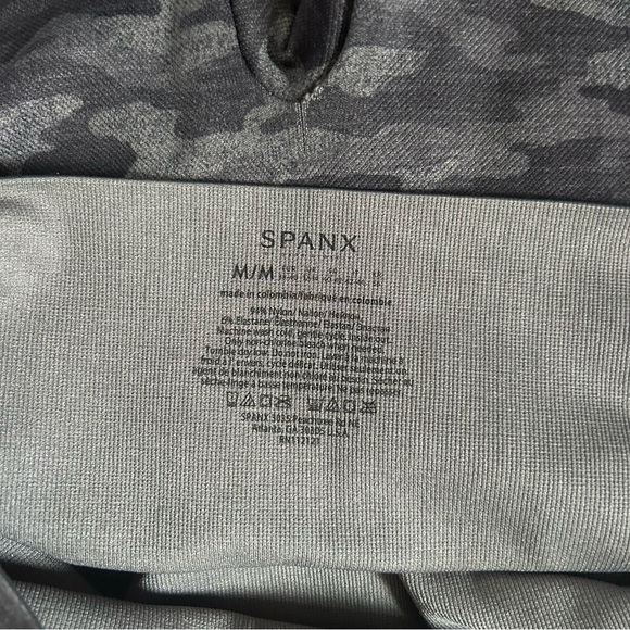 SPANX Camo Leggings Size Medium - Picture 6 of 6